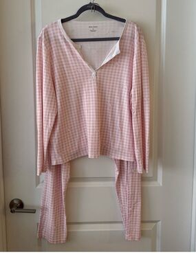 Roller Rabbit Pink and white Hathi Elephant Pink Gingham Pajamas Size Large NWOT